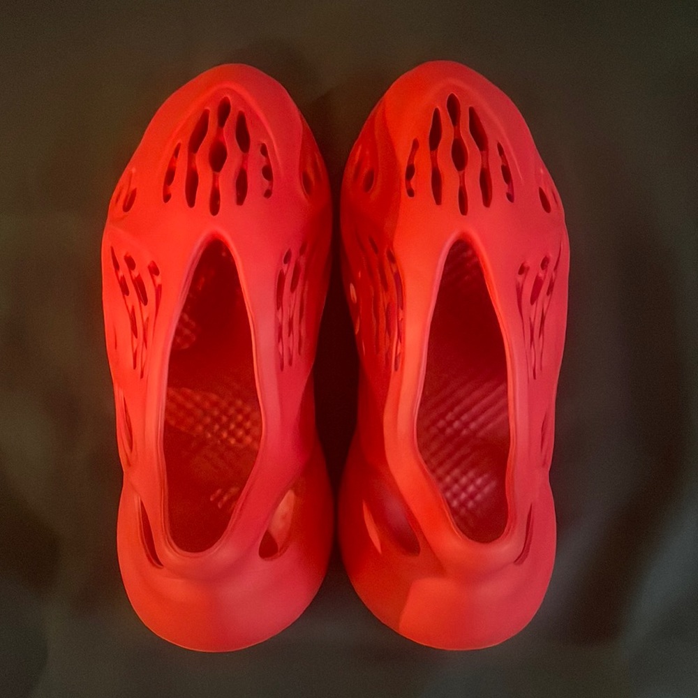 Yeezy foam runner vermilion